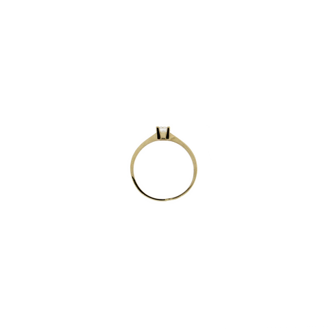 Pierścionek zaręczynowy z centralną cyrkonią i rzędem mniejszych
